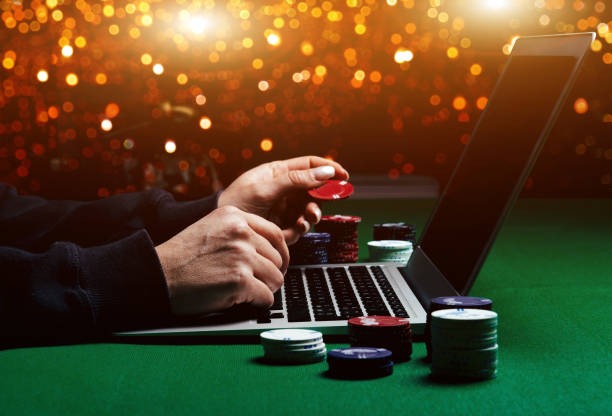 Live dealer table showing roulette wheel and payout odds